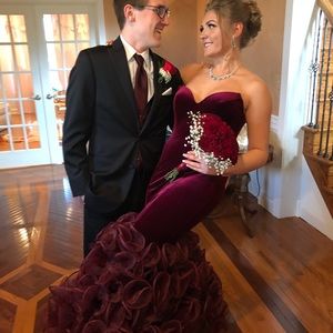 Jovani prom dress. Hemmed slightly. Size 4.